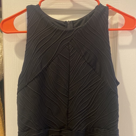 Express black dress with  textured pattern - Picture 3 of 4